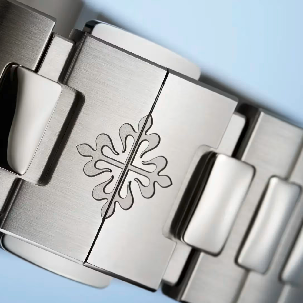 Patek Philippe Nautilus White Gold Watch 5811/1G-001 - Image 26